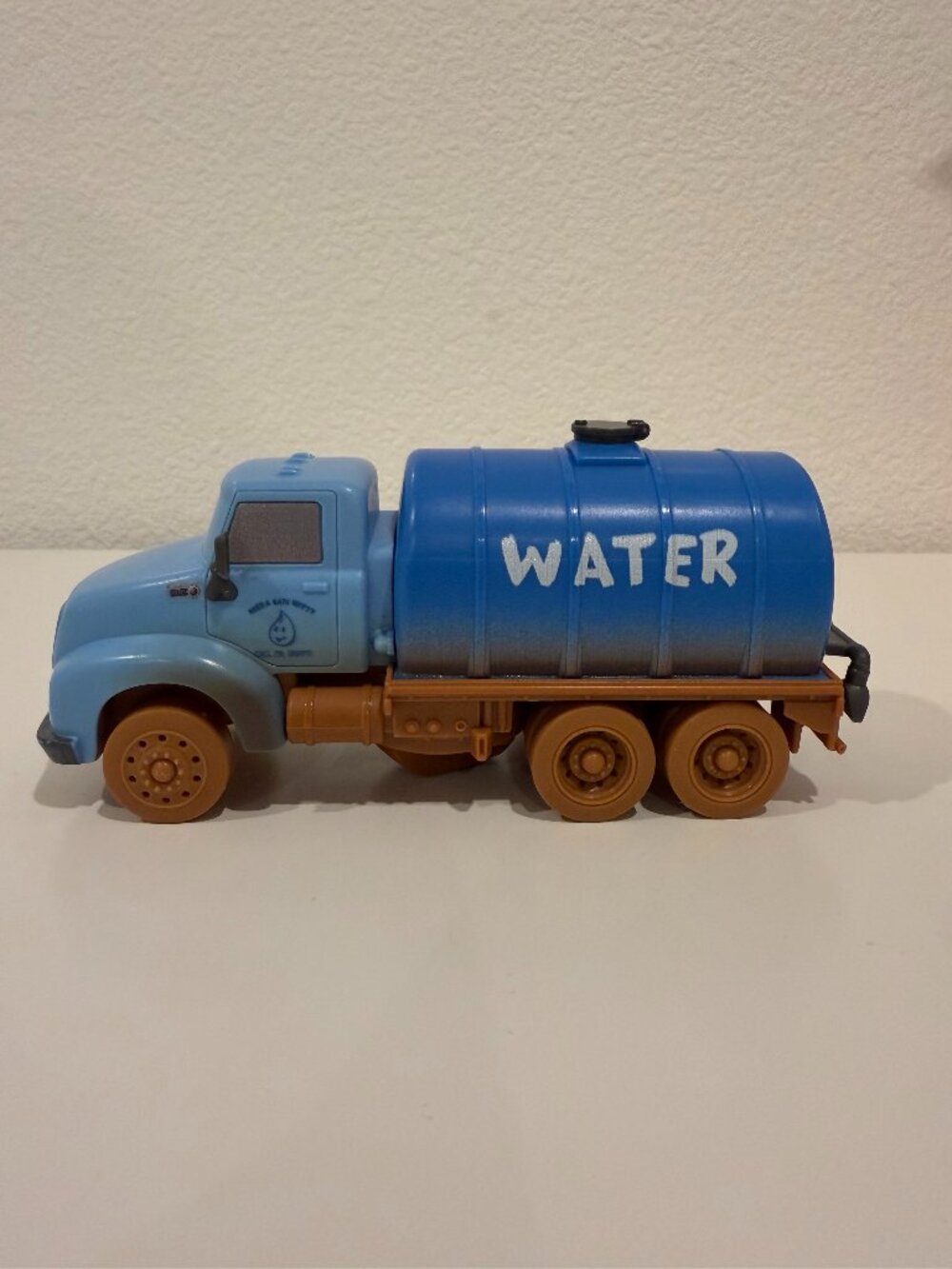 USED (see photos) Disney Pixar Cars 3 Crazy 8 Crashers Mr. Drippy Water Truck -